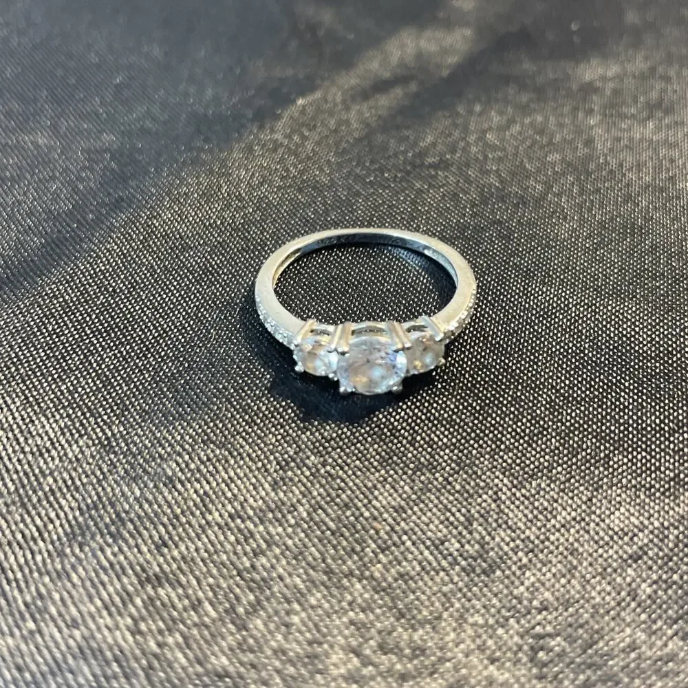 Vintage 925 Sterling Silver Three Stone Cubic Zirconia Engagement Ring Sz 7